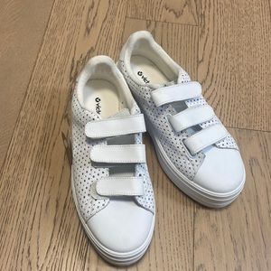Victoria white sneakers